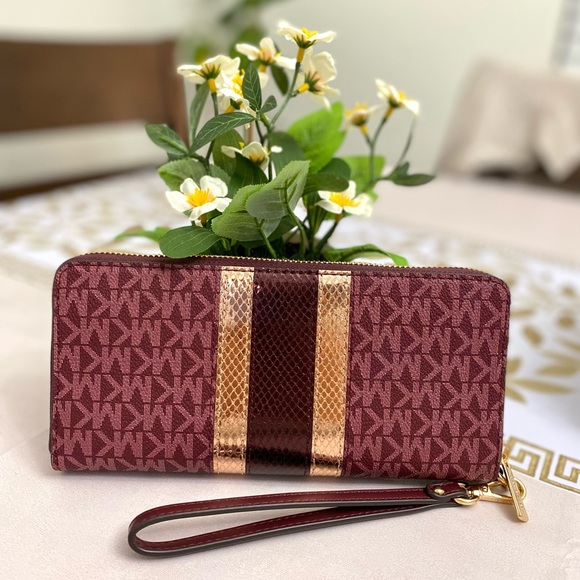 Michael Kors Logo Stripe Continental Wristlet - Picture 4 of 8